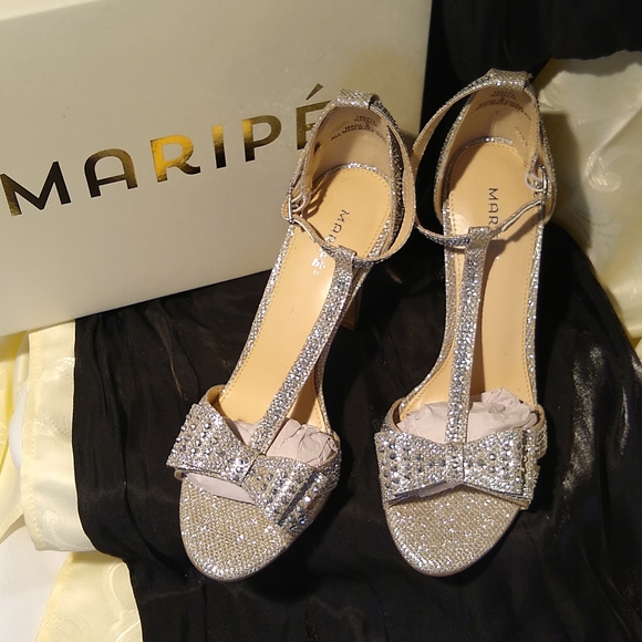 Women's (NEW) Silver Sequin Heels sz 9 medium - Picture 4 of 6